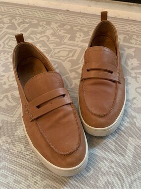 VIONIC Women’s 12 Uptown Loafer Light Brown Leather Good Condition Arch Support